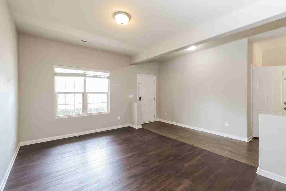 1521 Waylon Ave - Photo 7 of 17