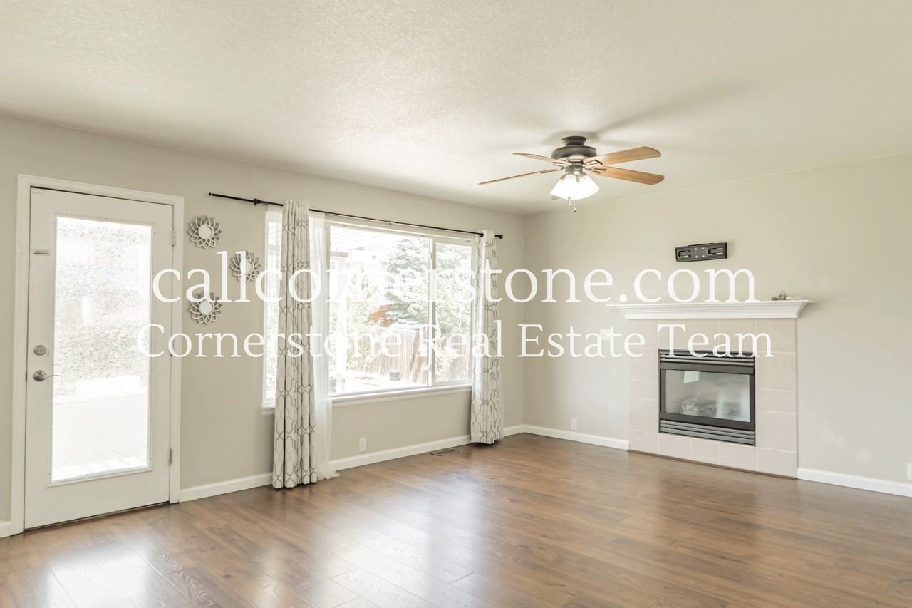 5460 Spoked Wheel Dr #1 - Photo 7 of 39