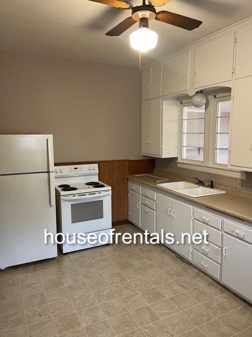 417 W Grand Ave #1 - Photo 3 of 9