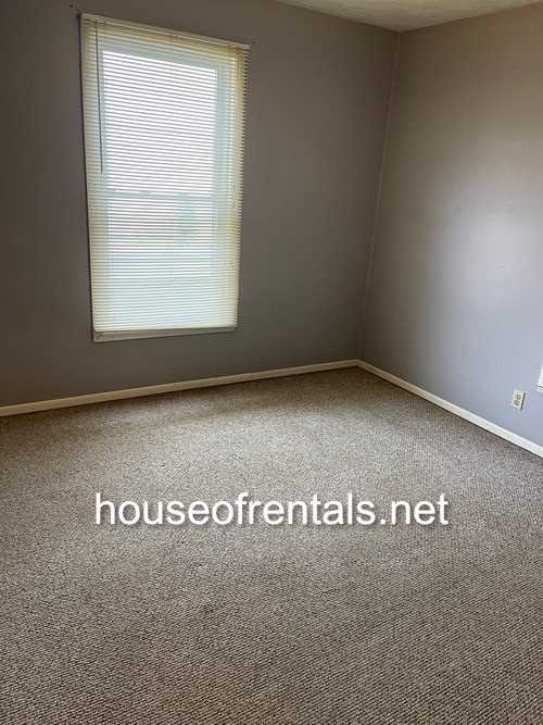 417 W Grand Ave #1 - Photo 7 of 9