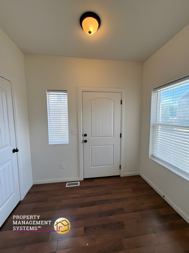 5384 W Alder View Ct - Photo 2 of 33
