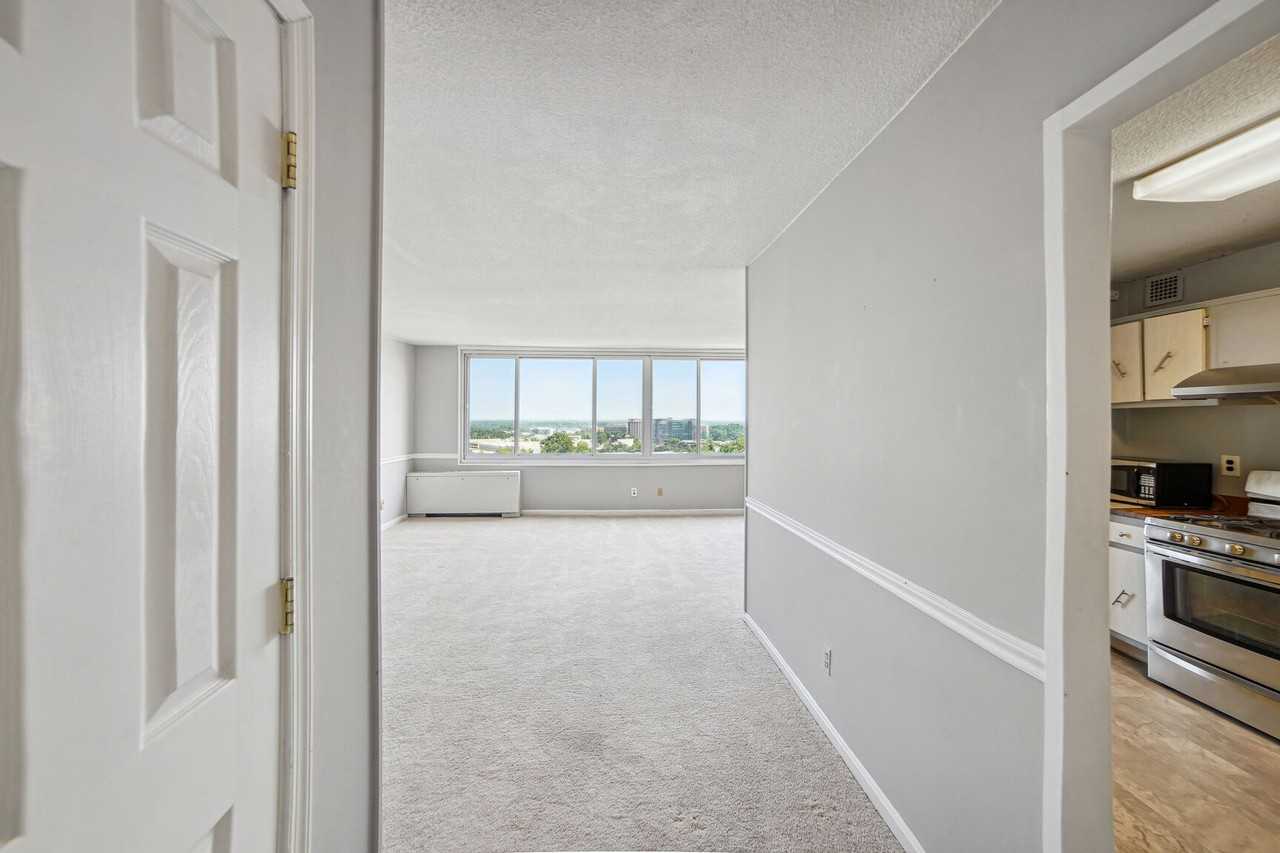 11801 Rockville Pike - 1513Unit 1513 #1513 - Photo 3 of 50
