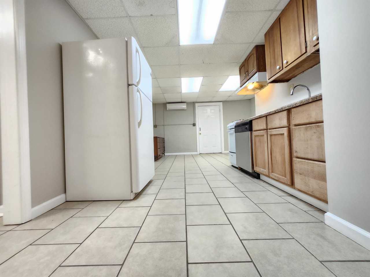 1206 Francis St Nw #4 - Photo 5 of 10