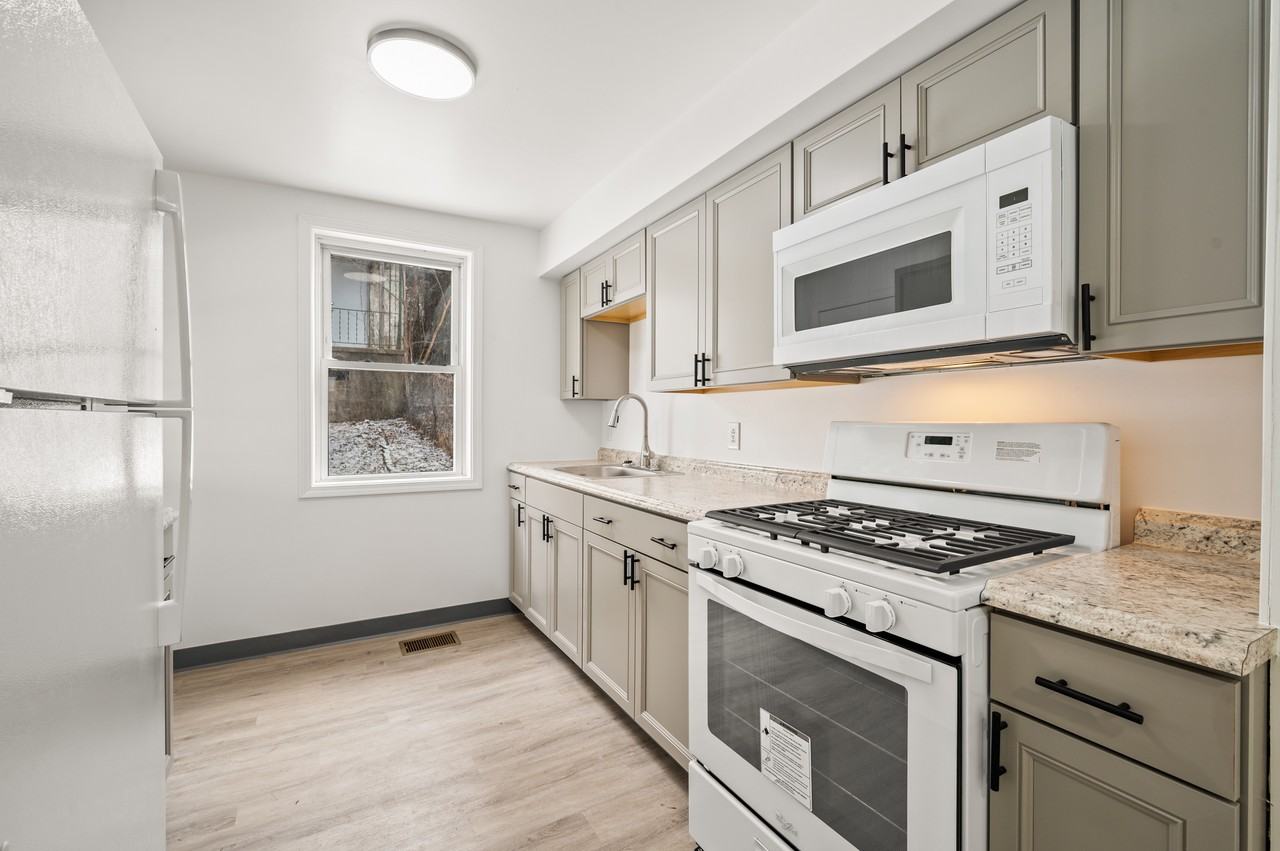 1947 Westmont Ave #1 - Photo 3 of 24