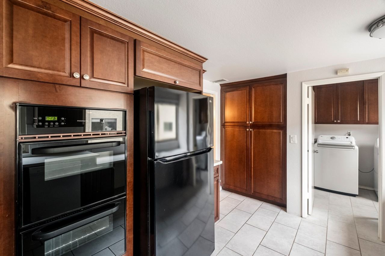 11260 Overland Ave #1 - Photo 3 of 40