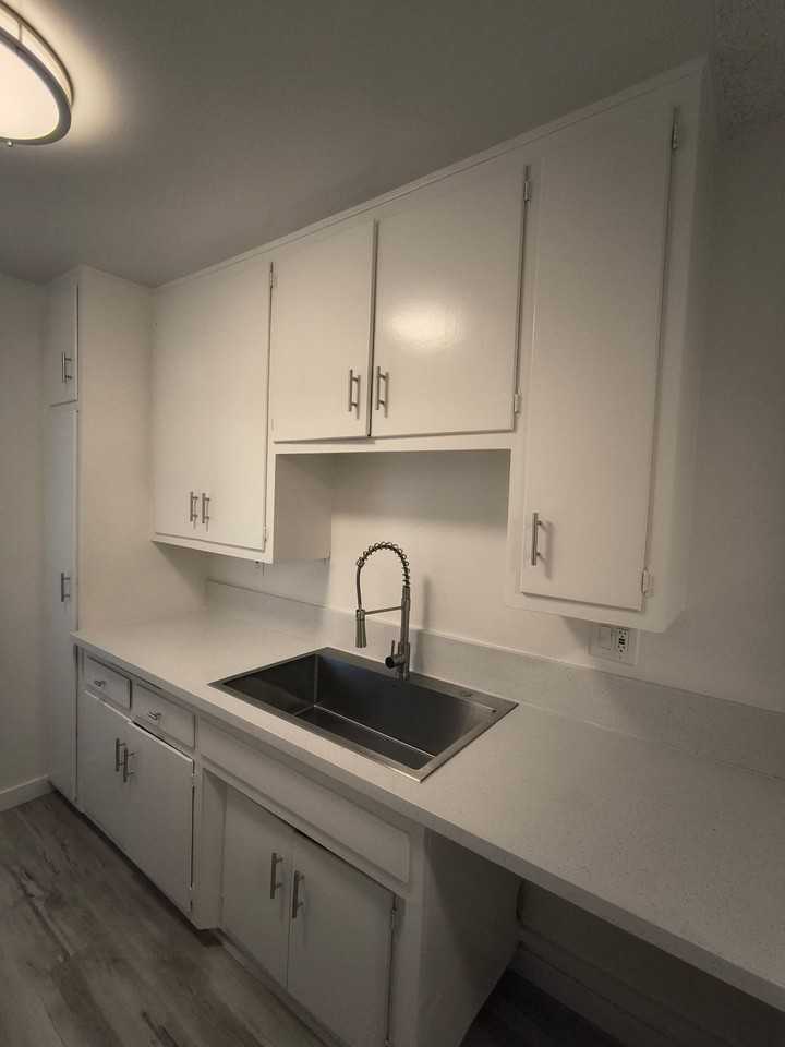 650 Westmount Drive - Photo 6 of 18