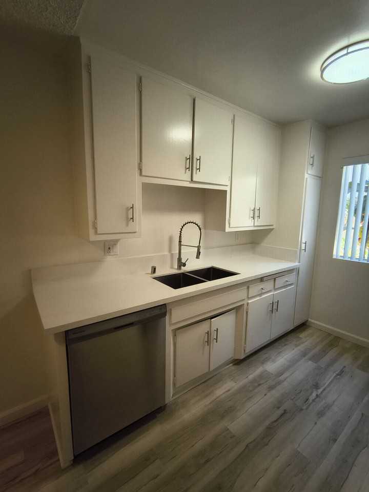 650 Westmount Drive - Photo 7 of 18
