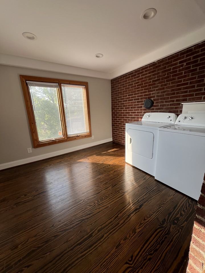 2311/2313 Avenham Avenue Southwest - 2311 #2311 - Photo 4 of 10