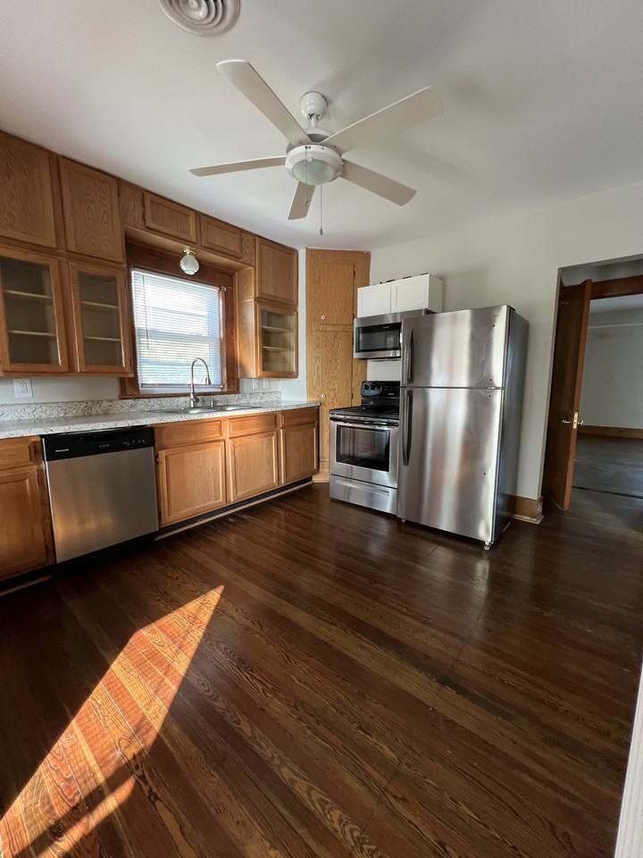 2311/2313 Avenham Avenue Southwest - 2311 #2311 - Photo 5 of 10