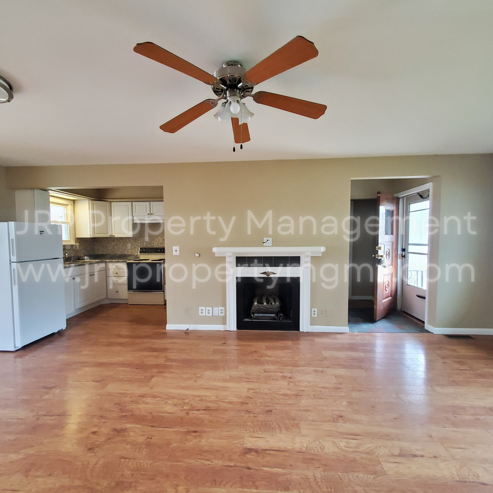 555 Norvell Beach Dr #1 - Photo 4 of 10