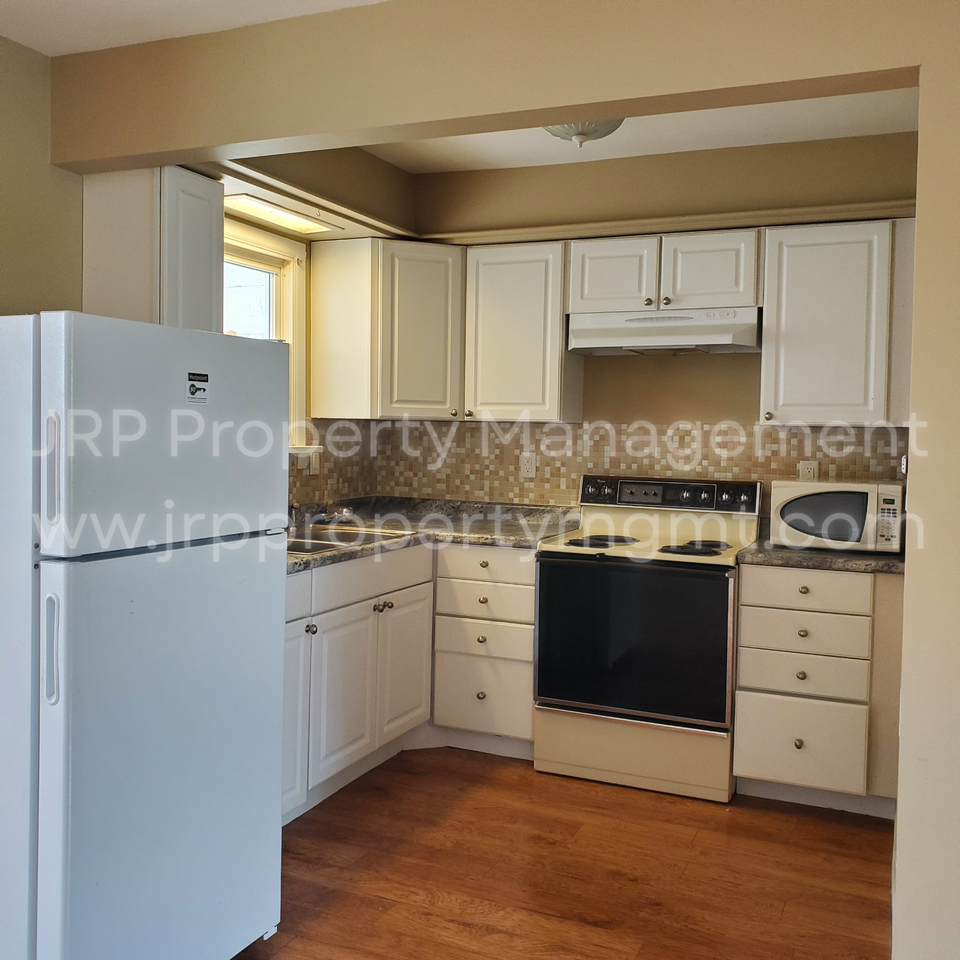 555 Norvell Beach Dr #1 - Photo 5 of 10