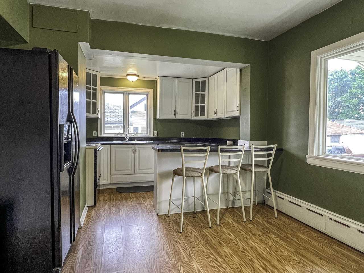 426 Summit St #1 - Photo 4 of 13