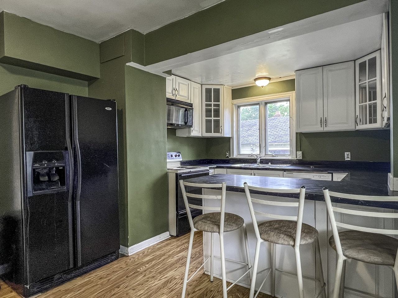 426 Summit St #1 - Photo 5 of 13