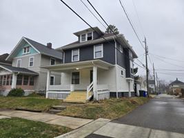featured image of 349 17th St Se #1