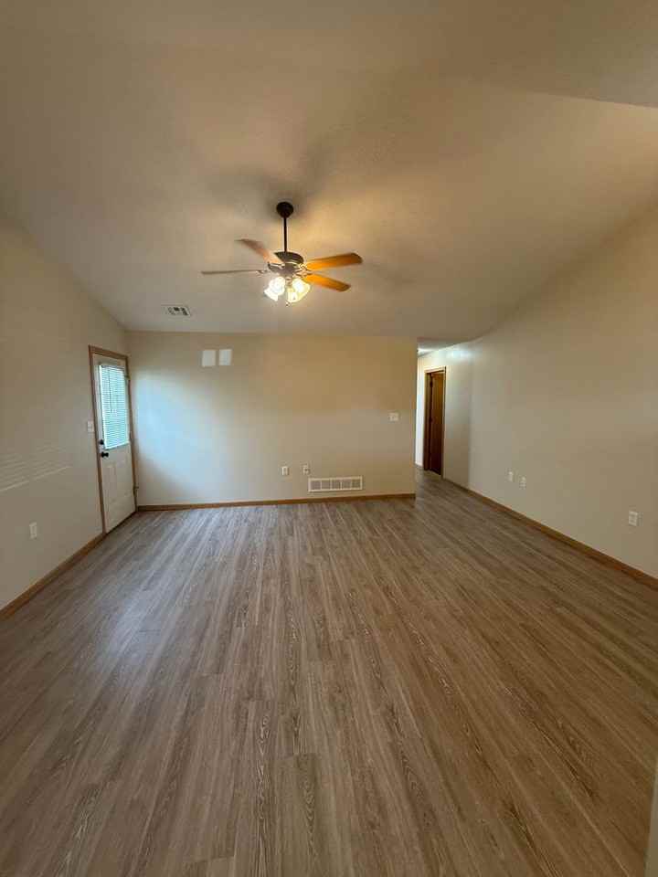 516 Grainfield St - Photo 2 of 12