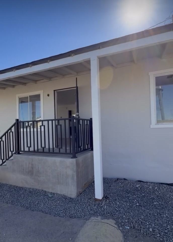 636 East Roosevelt Avenue - 644 1/2 #644-1-2 - Photo 2 of 2