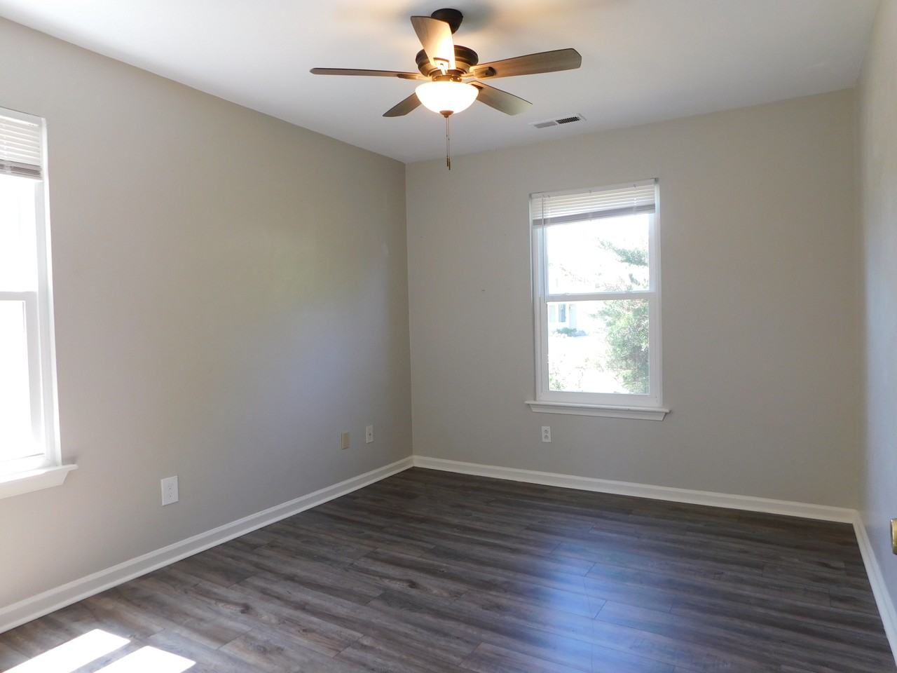 1433 Drumheller Dr #1 - Photo 3 of 14