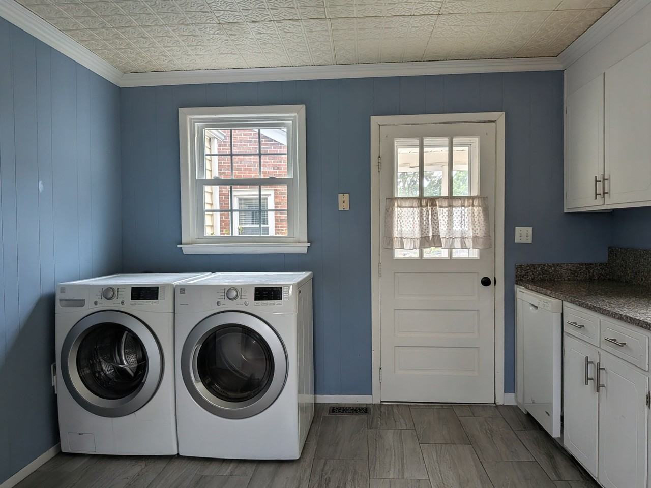 9421 Phillip Ave #1 - Photo 3 of 22