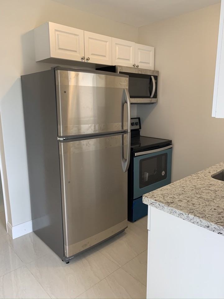 1521 Ne 117th St #3 - Photo 6 of 12
