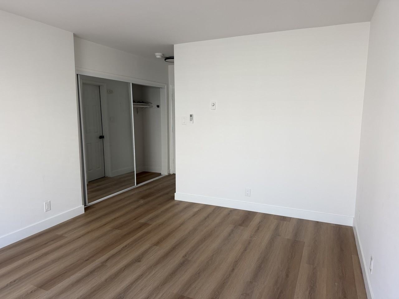 1177 S Norton Ave #10 - Photo 3 of 13