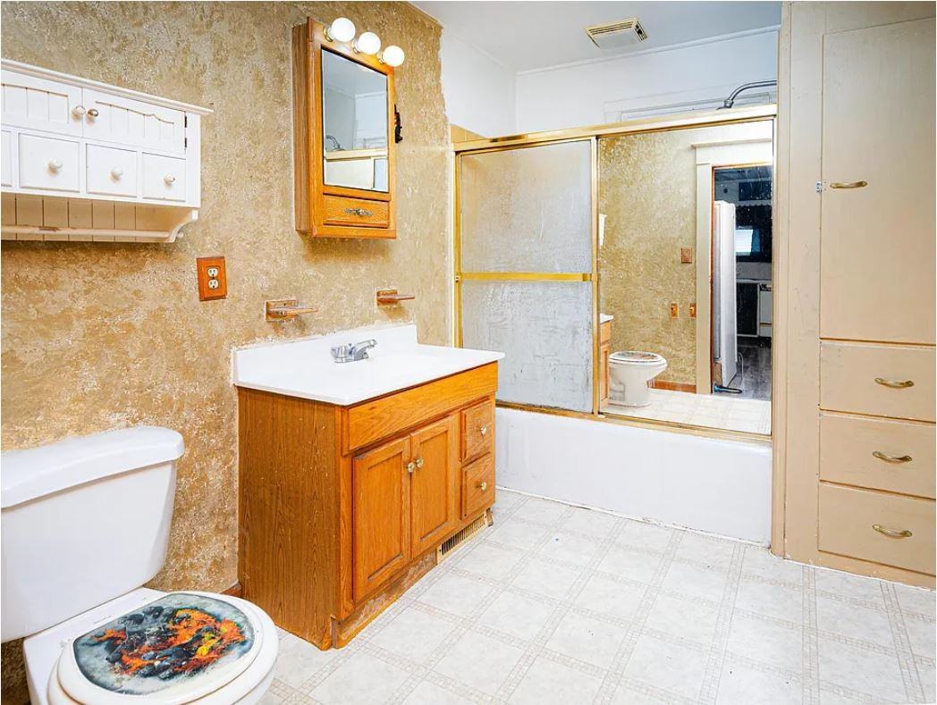 1543 Maine St #1 - Photo 3 of 15