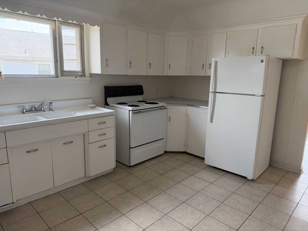 3227 Wayne St #2 - Photo 3 of 15