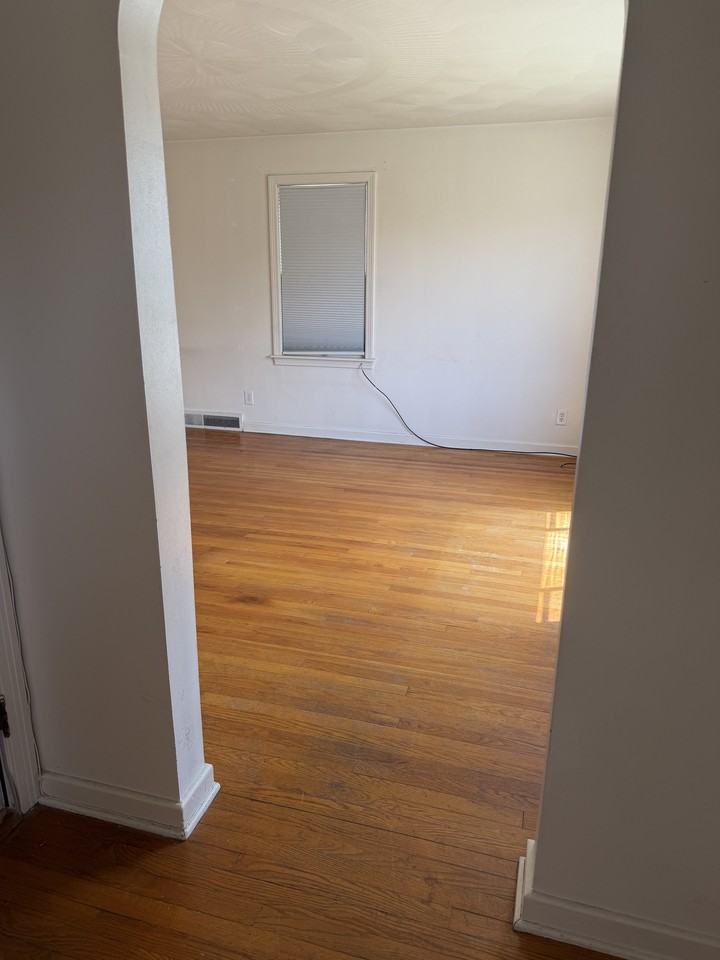 3227 Wayne St #2 - Photo 5 of 15