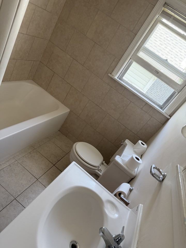 3227 Wayne St #2 - Photo 6 of 15