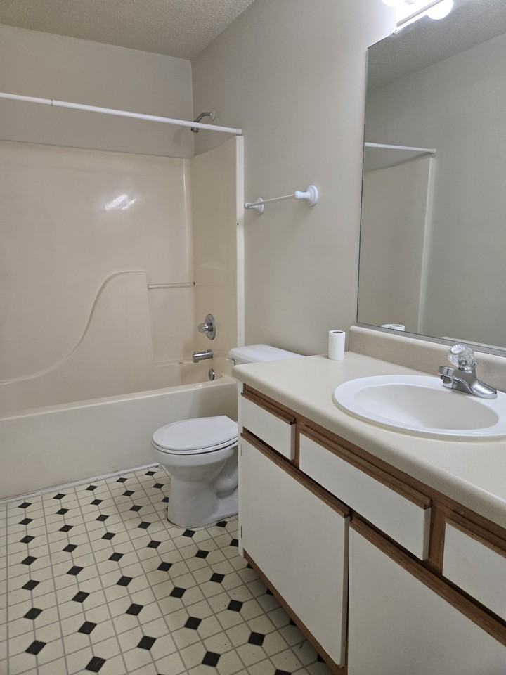 843 Old Clubhouse Rd #1 - Photo 7 of 9