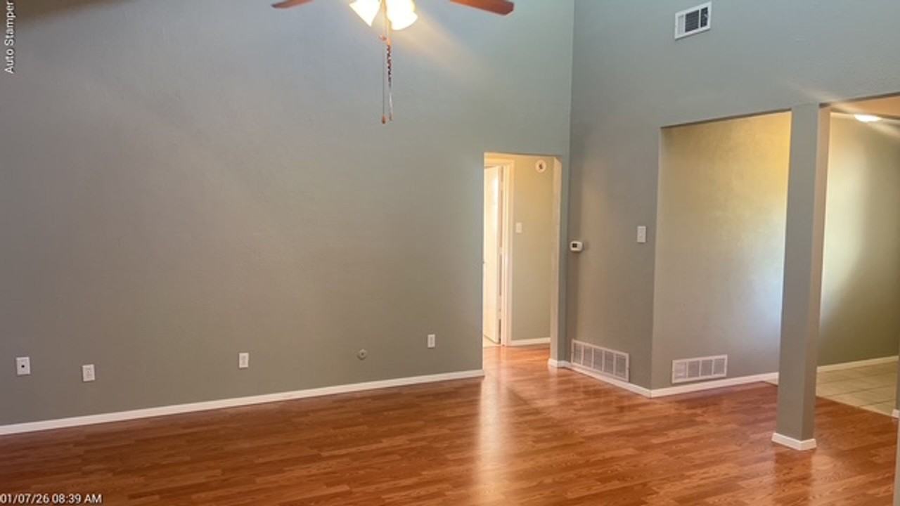 3700 Dauphine Ct - Photo 5 of 45