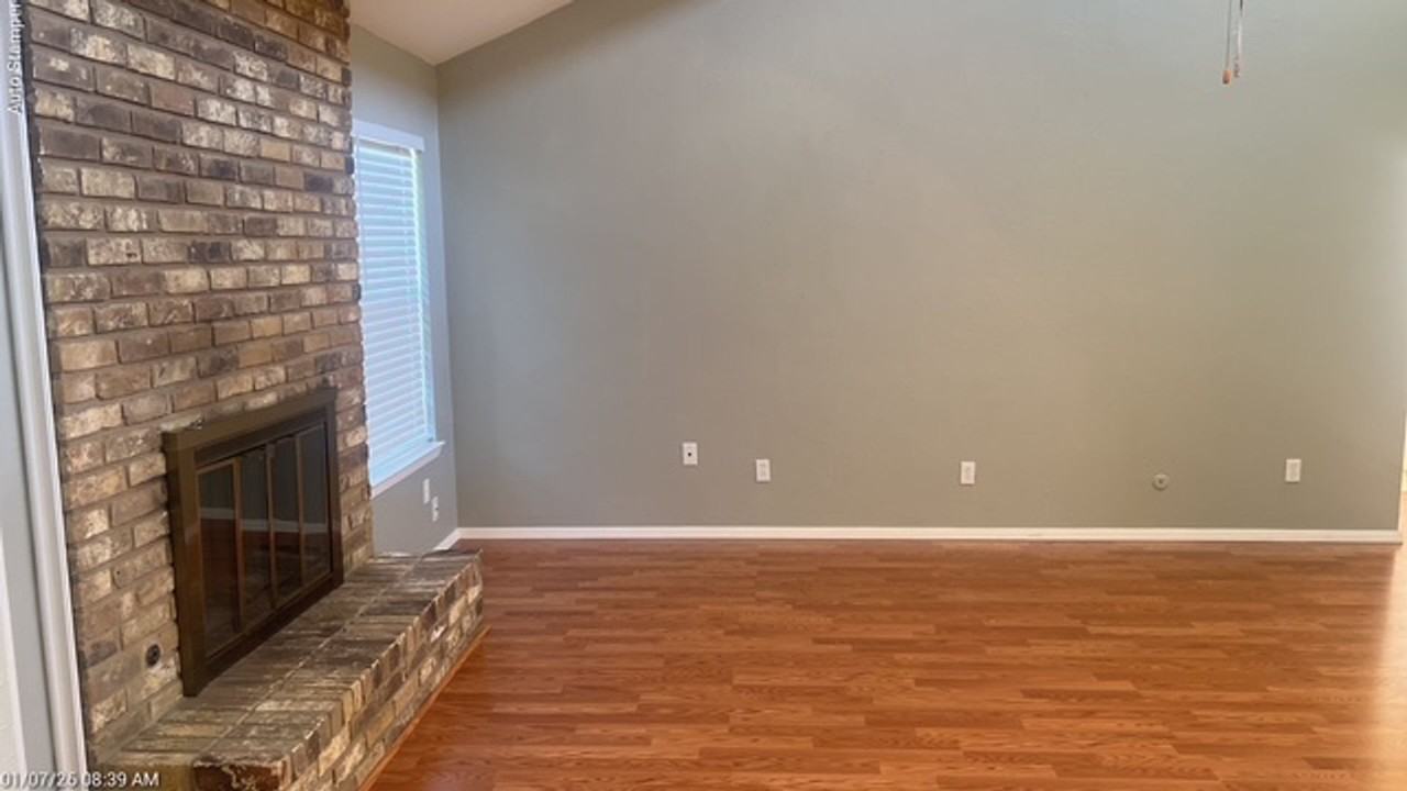 3700 Dauphine Ct - Photo 6 of 45
