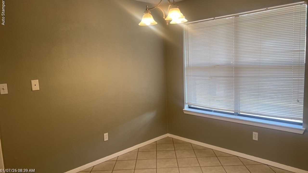 3700 Dauphine Ct - Photo 7 of 45