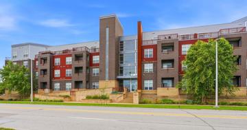 featured image of 629 S Riverside Dr