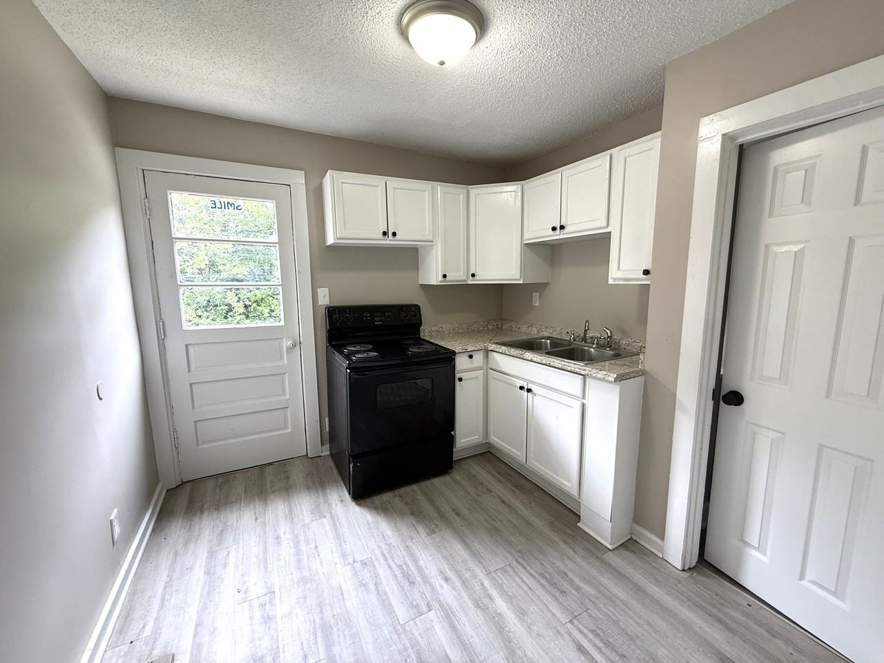 915 Willow Rd #1 - Photo 7 of 14