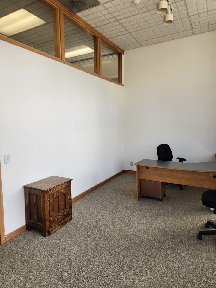 180 Harbor Dr #1 - Photo 7 of 10