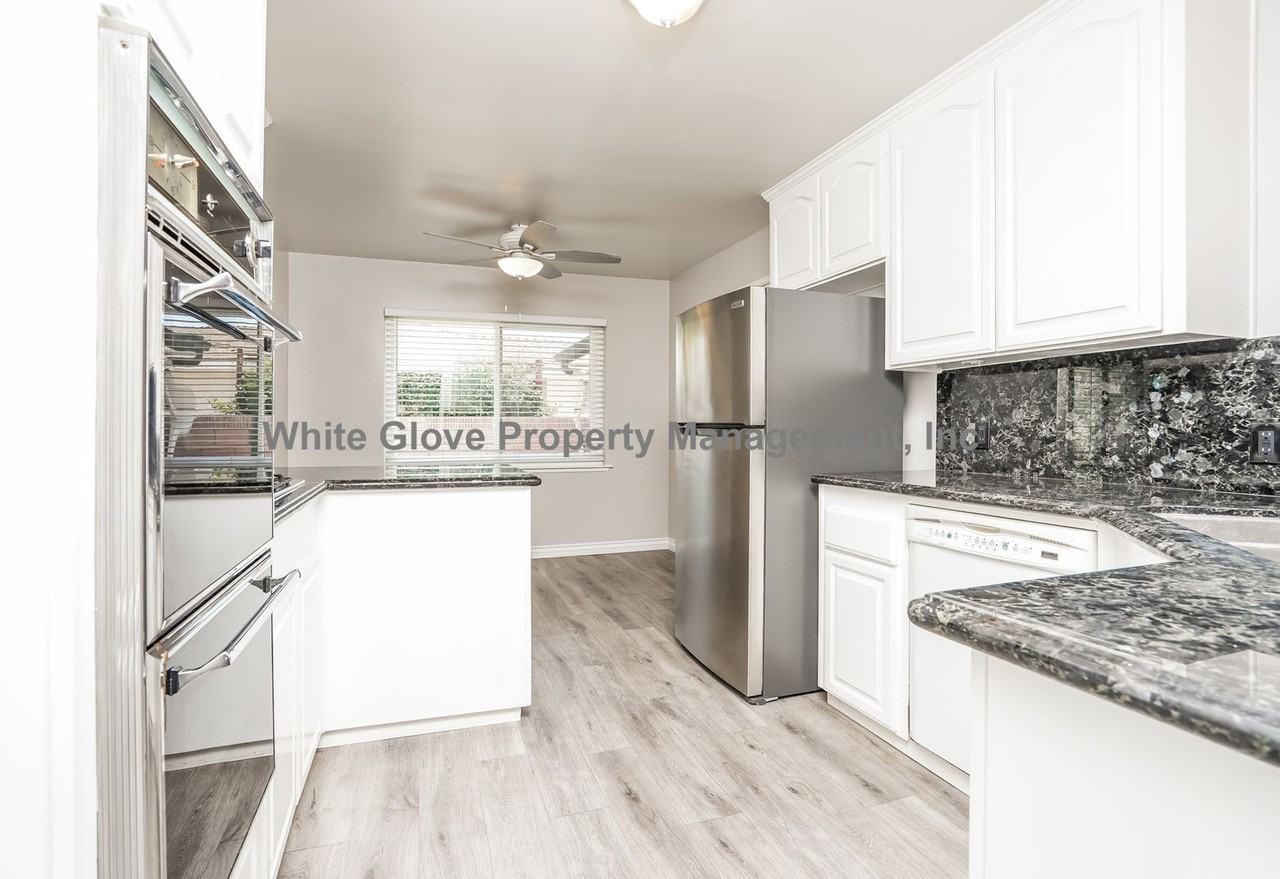 2623 Balfour Ave - Photo 7 of 32