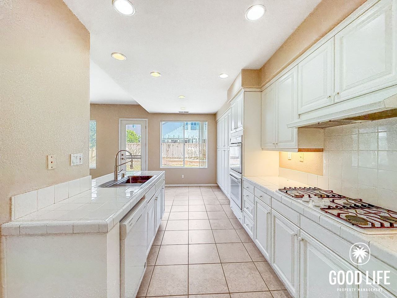 5254 Southhampton Cv - Photo 5 of 25