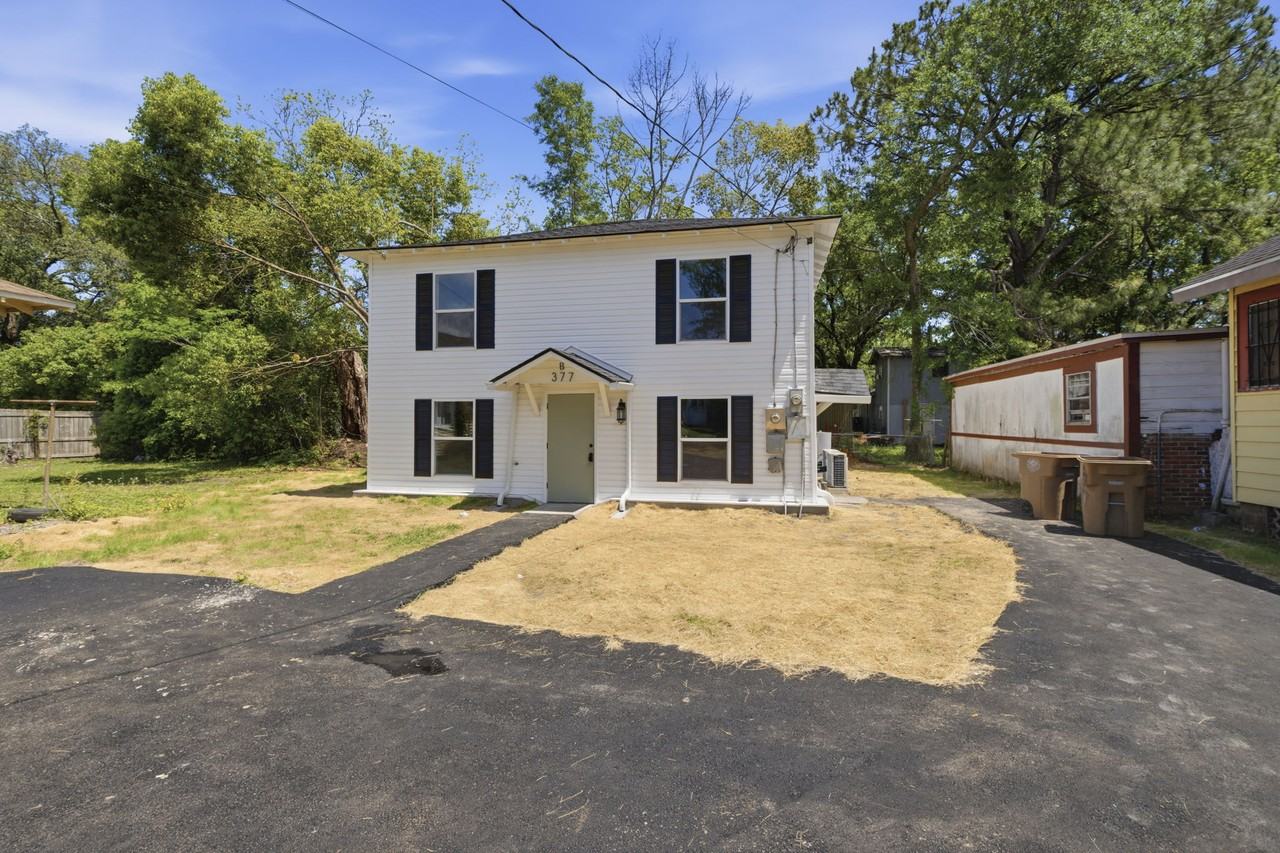 377 Tuttle Ave #B