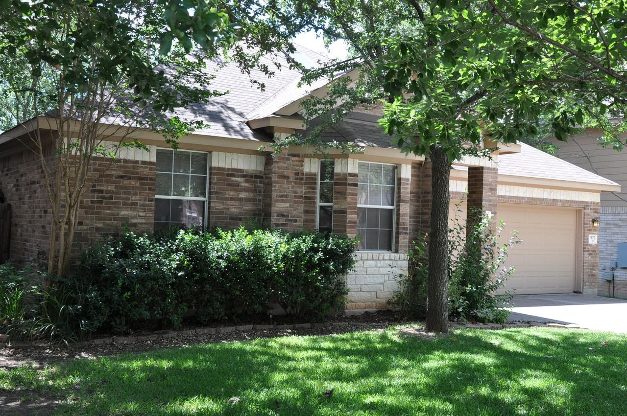 507 Las Colinas Dr - Photo 3 of 27