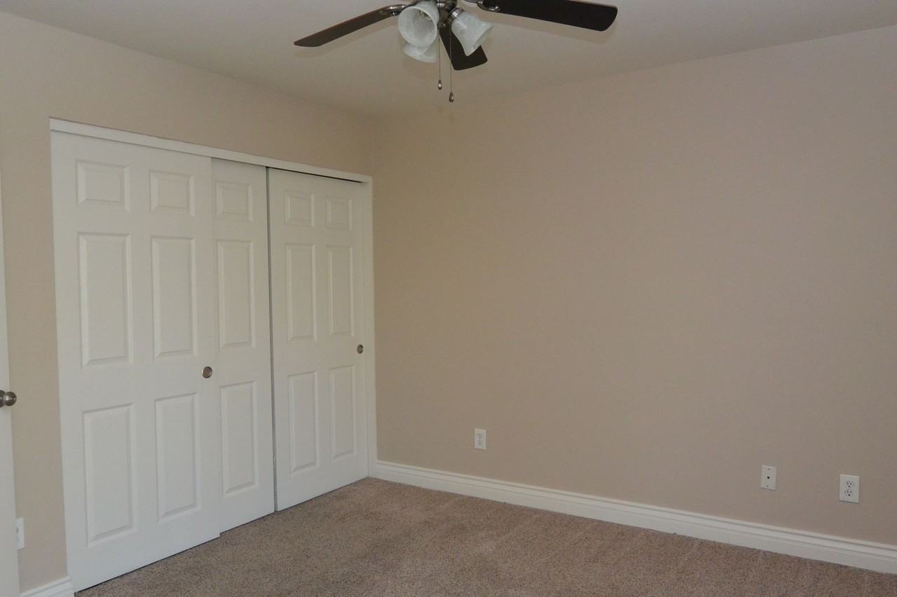 1420 S Arroyo St - Photo 7 of 13