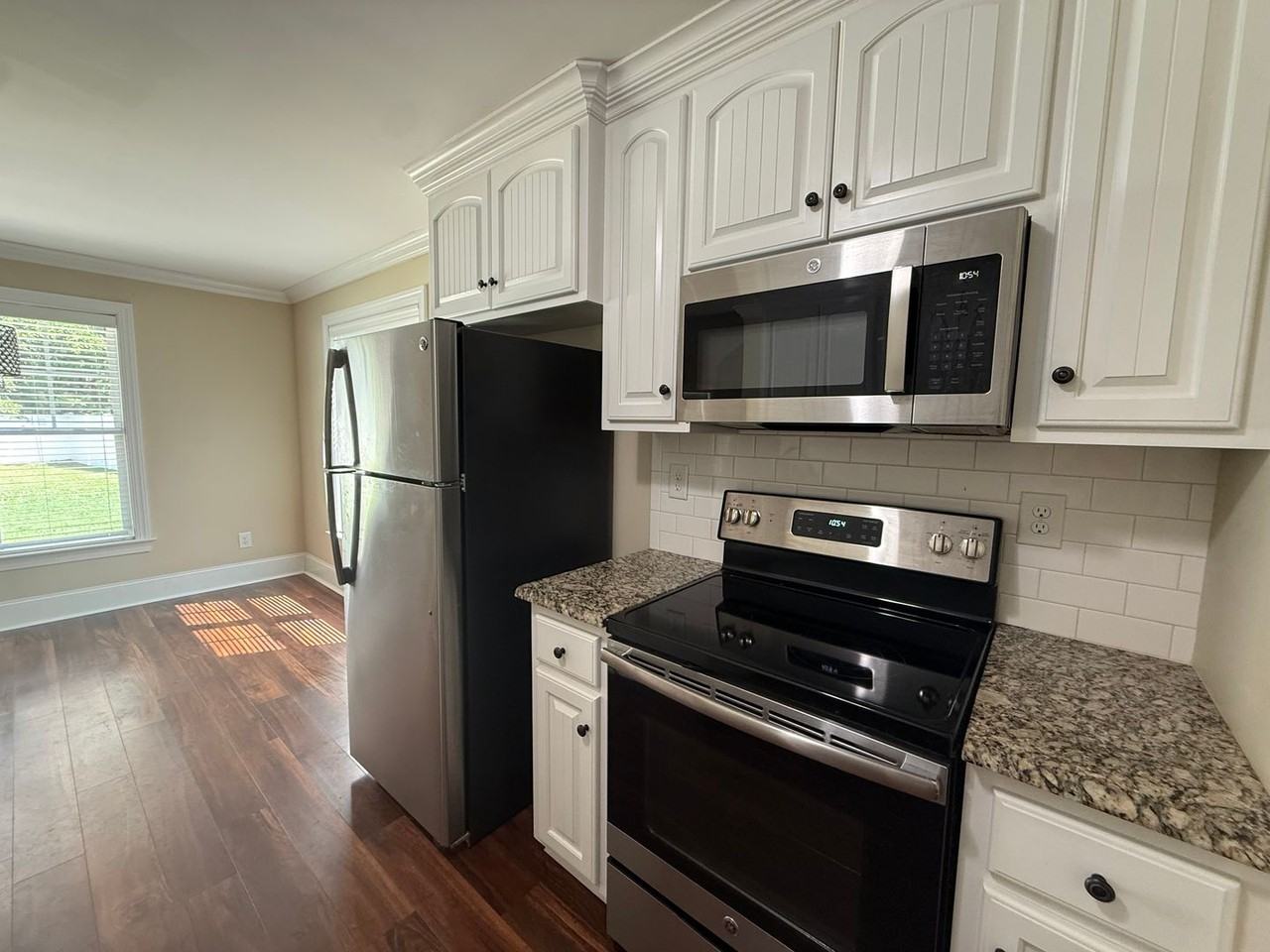3606 Ashford Dr - Photo 4 of 14