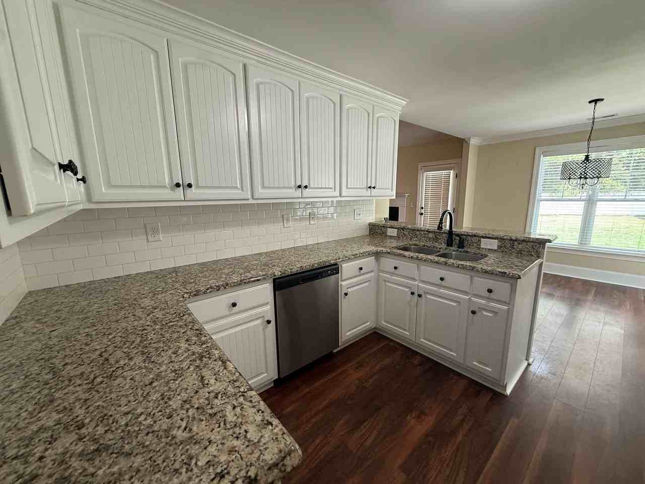 3606 Ashford Dr - Photo 5 of 14