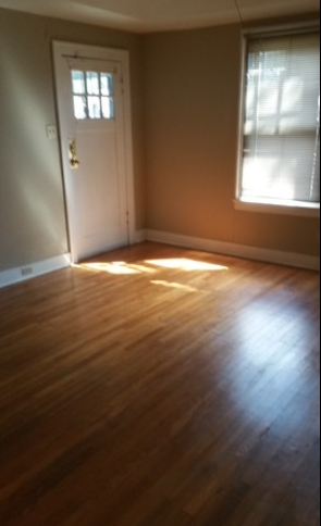 2223 E Houston St - Photo 2 of 5