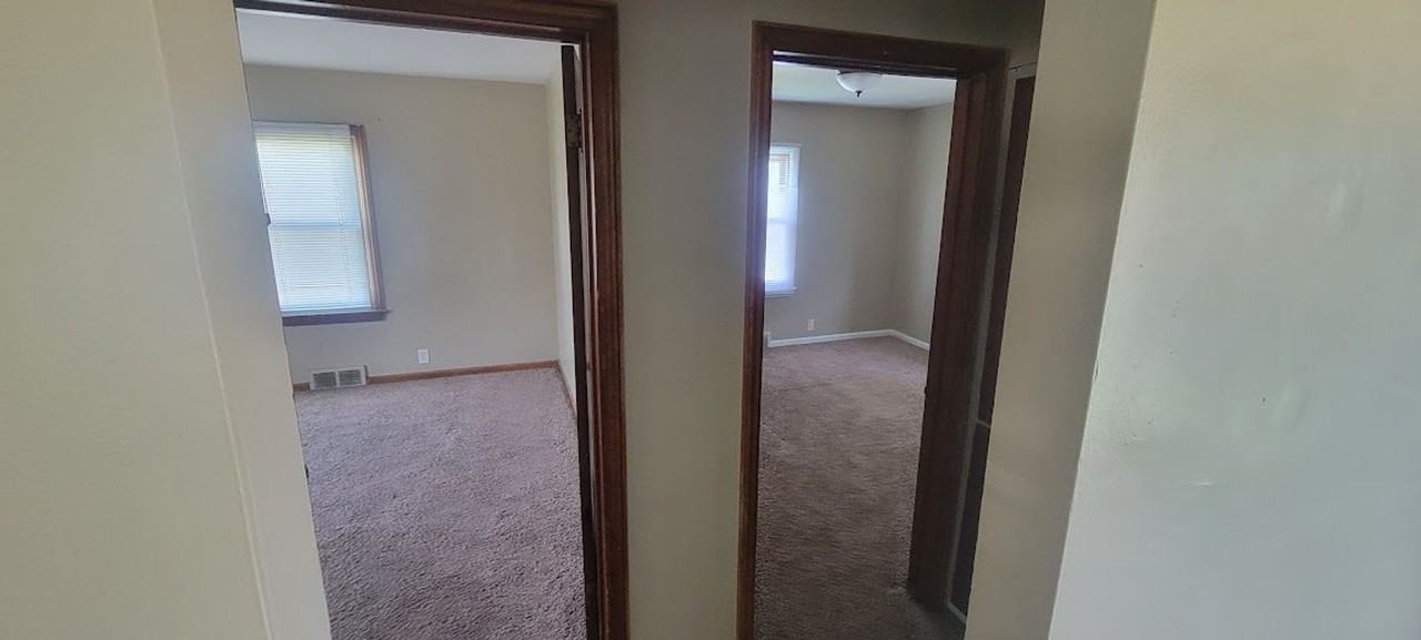 559 E 16th St - Photo 2 of 7