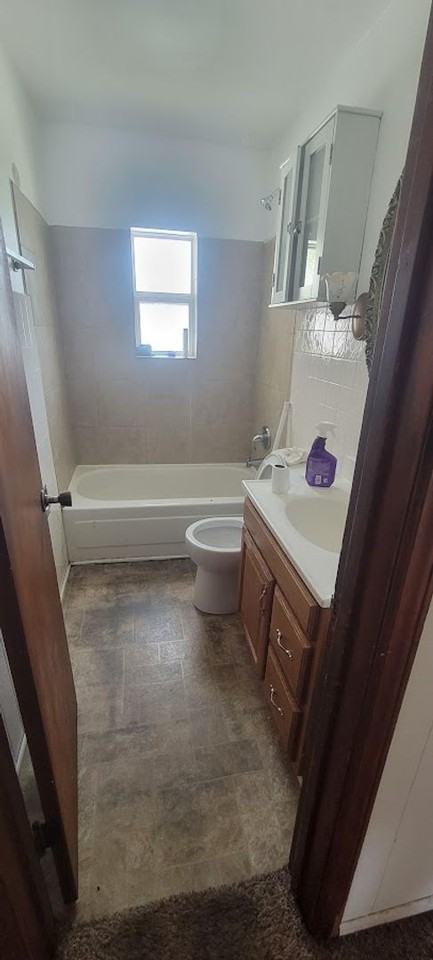 559 E 16th St - Photo 4 of 7
