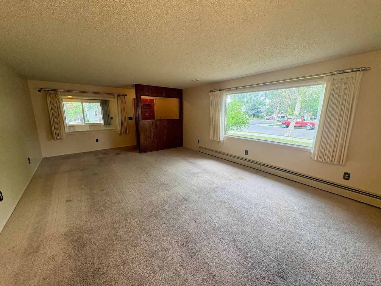 106 Burlington Ave - Photo 5 of 30