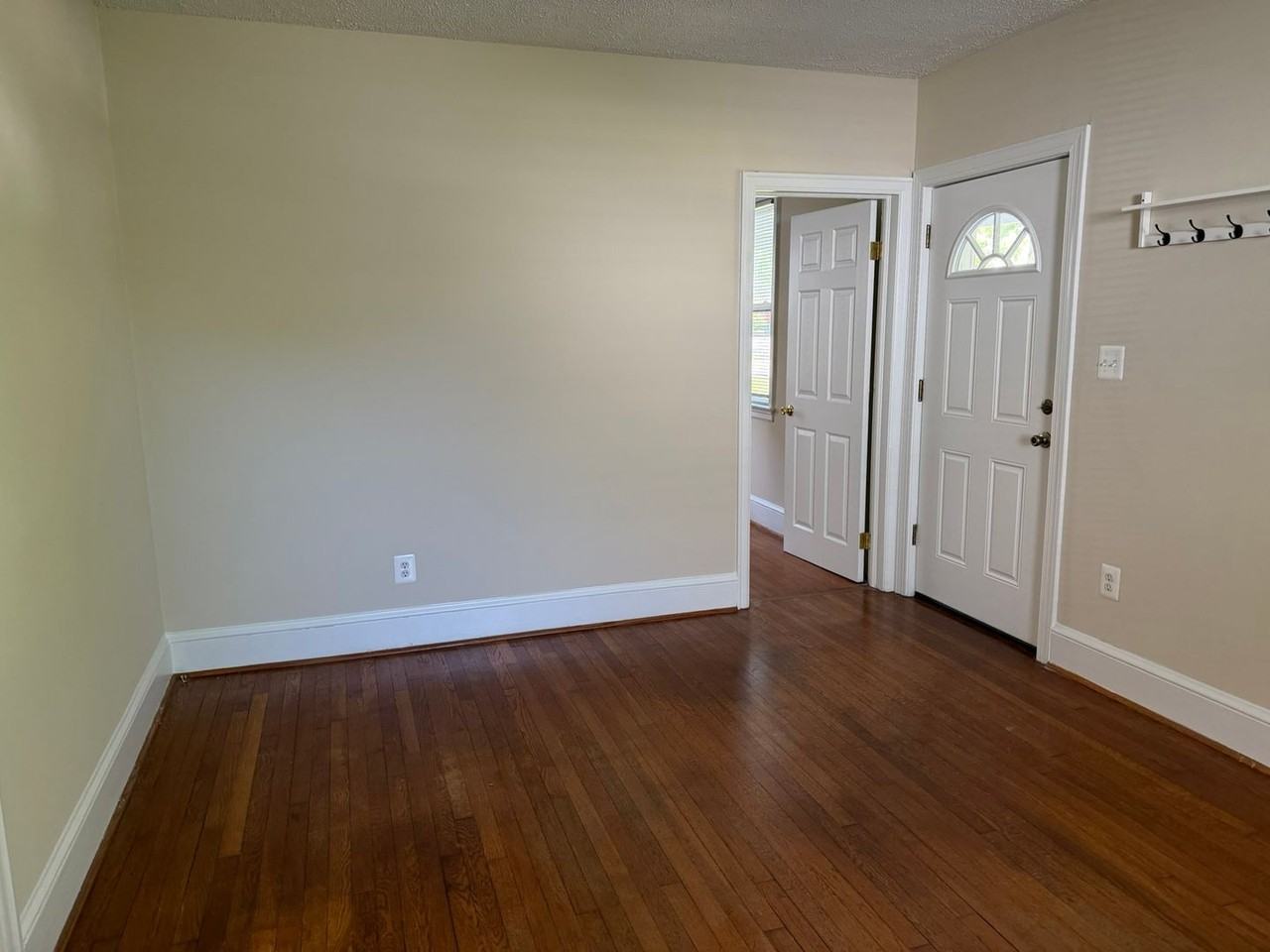 3901 Oglethorpe St - Photo 4 of 17