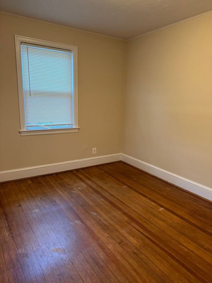3901 Oglethorpe St - Photo 6 of 17