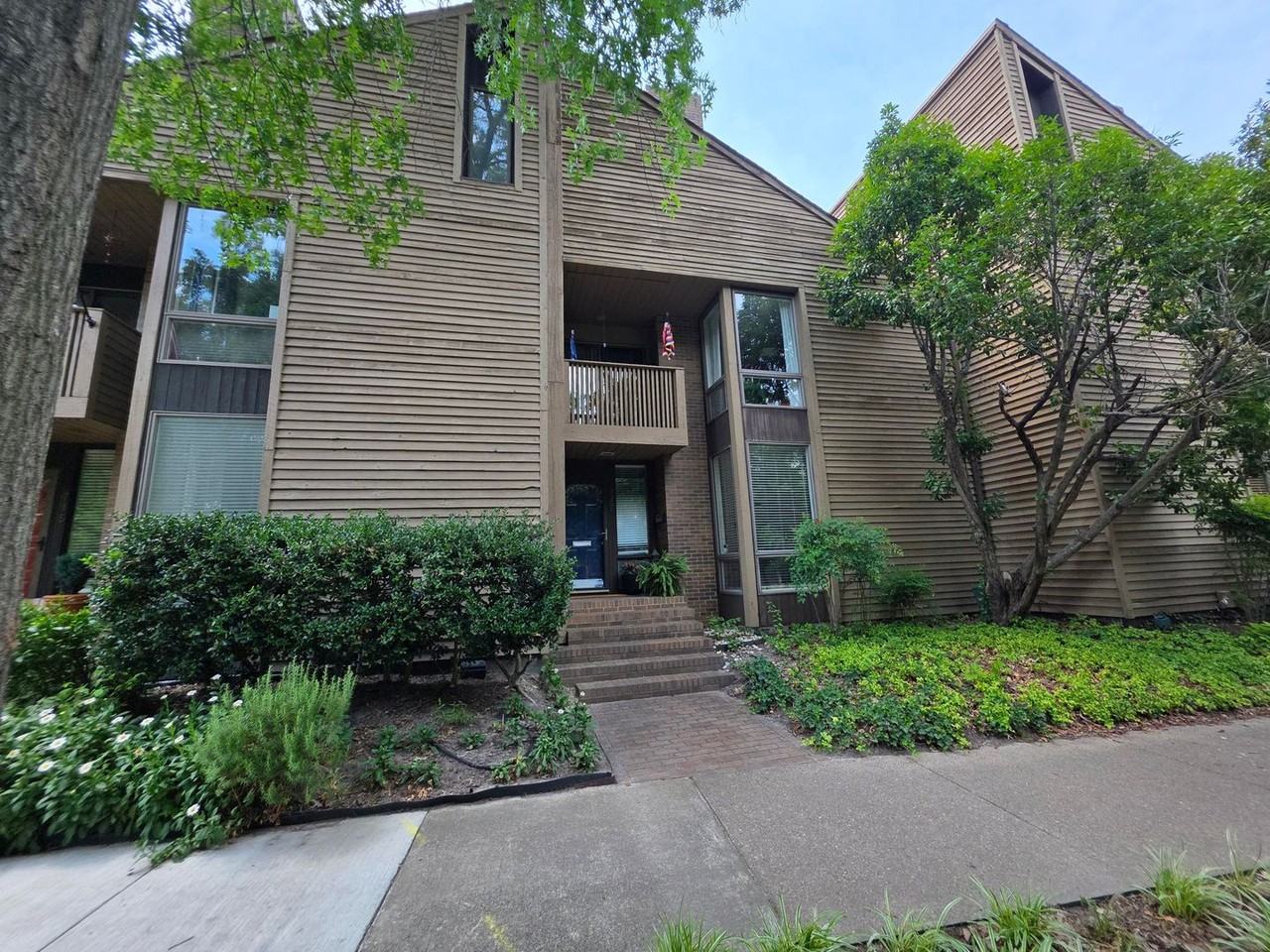 717 Botetourt Gdns