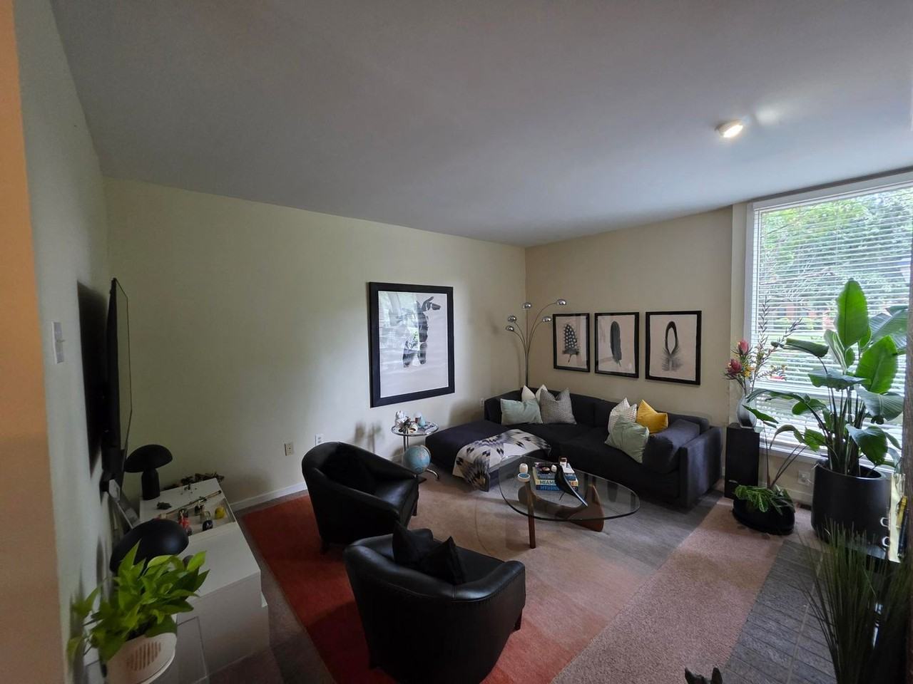 717 Botetourt Gdns - Photo 5 of 28